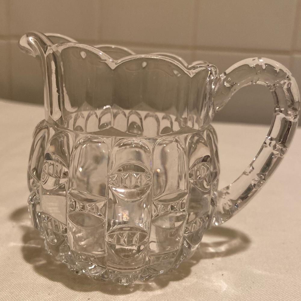 🌺EAPG Bryce, Higbee & Company Ethol AKA Cut Log Creamer 3” toll
